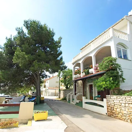 בית נופש Ana By Interhome